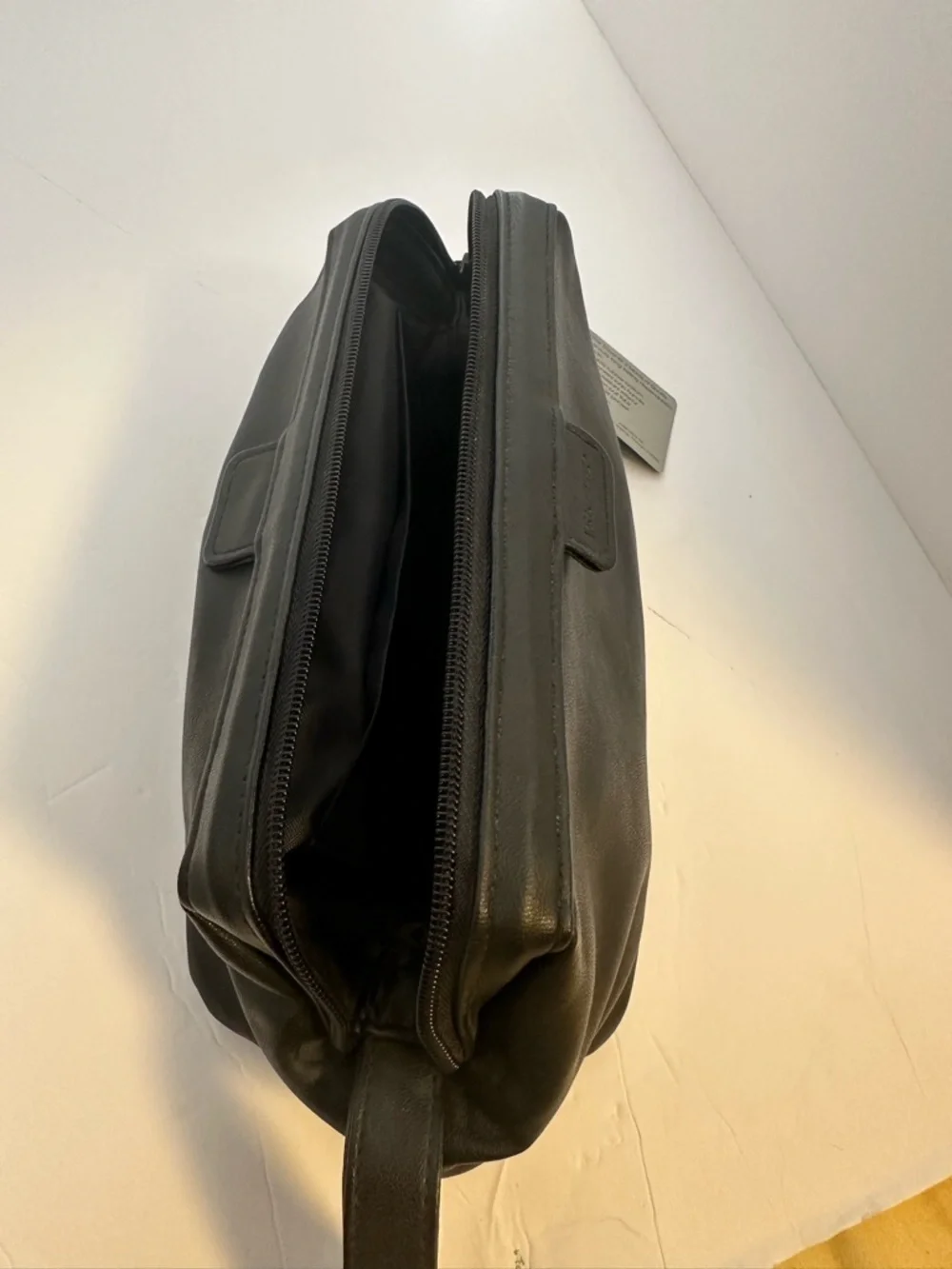 Dockers Black Leather Travel Toiletry Bag with Carry Handle